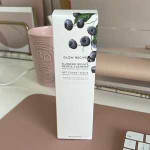 Glow Recipe Blueberry Bounce Gentle Cleanser